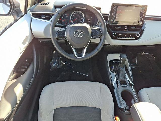 Photo of 2019 White Toyota Corolla