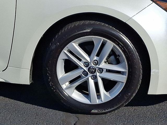 Photo of 2019 White Toyota Corolla