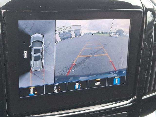 Photo of 2022 Northsky Blue Metallic Chevrolet Traverse