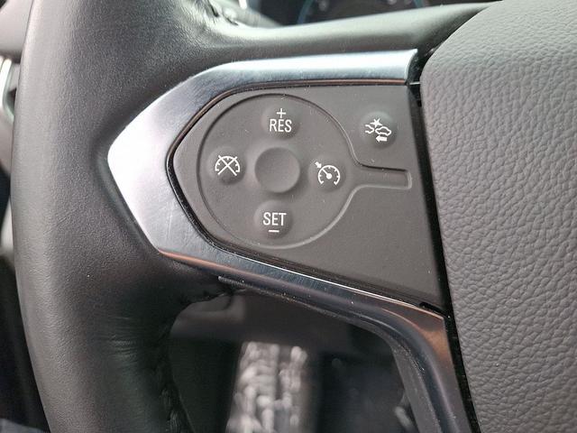 Photo of 2022 Northsky Blue Metallic Chevrolet Traverse