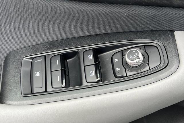 Photo of 2025 Crystal White Pearl Subaru Outback