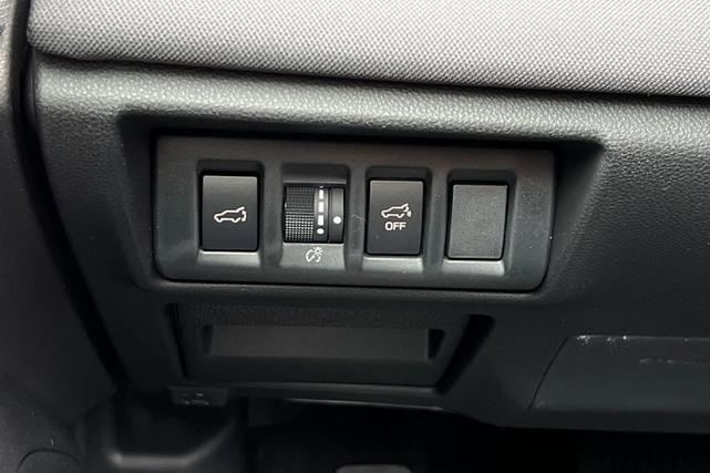 Photo of 2025 Crystal White Pearl Subaru Outback