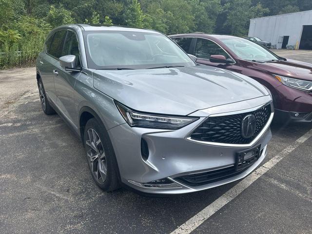 Photo of 2024 Lunar Silver Metallic Acura MDX