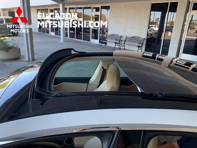 Photo of 2016 White Tesla Model S