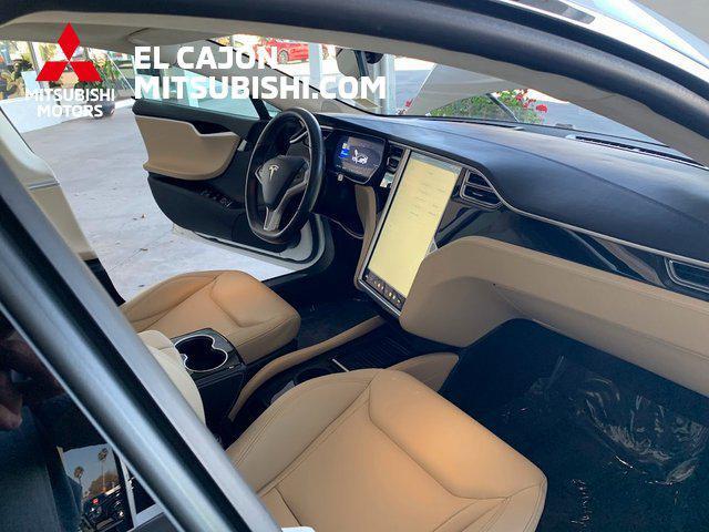 Photo of 2016 White Tesla Model S