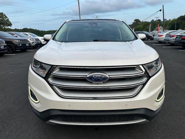 Photo of 2015 White Platinum Metallic Tri-Coat Ford Edge