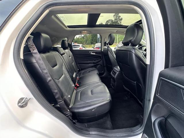 Photo of 2015 White Platinum Metallic Tri-Coat Ford Edge