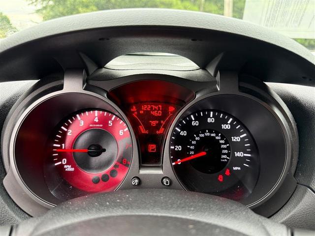 Photo of 2014 White Pearl Nissan Juke