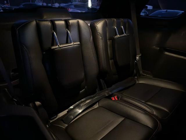 Photo of 2018 White Platinum Metallic Tri-Coat Ford Explorer