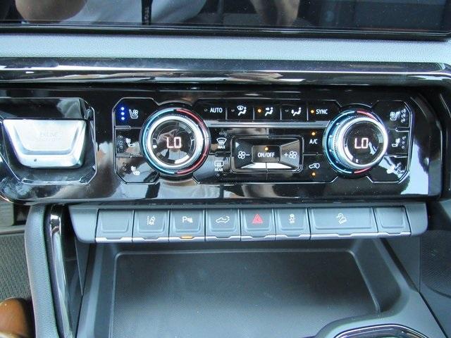 Photo of 2025 White GMC Sierra 2500