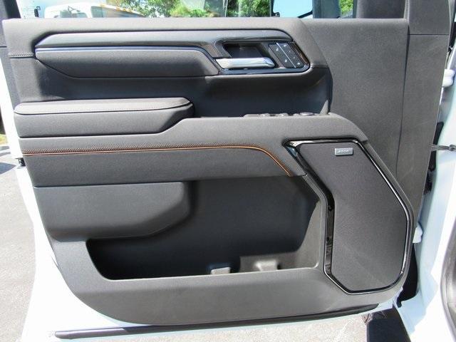 Photo of 2025 White GMC Sierra 2500