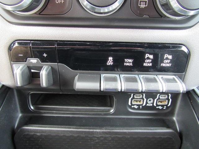 Photo of 2022 Billet Silver Metallic Clearcoat RAM 1500