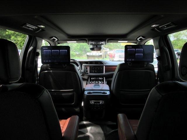 Photo of 2023 White Frost Tri-Coat GMC Yukon XL