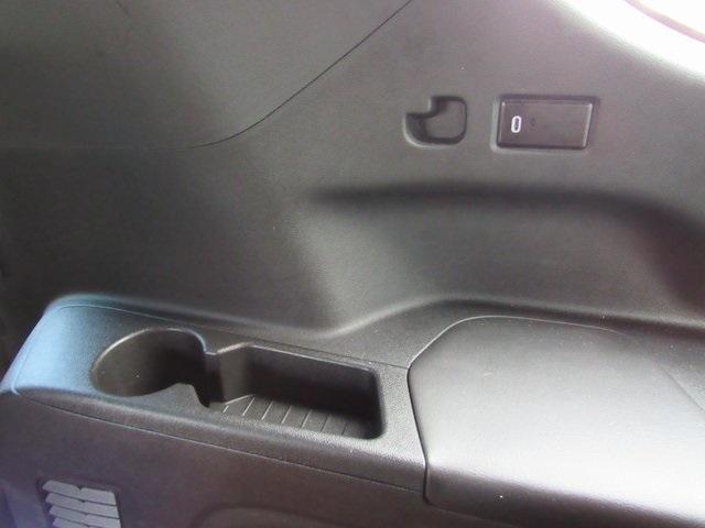 Photo of 2023 White Frost Tri-Coat GMC Yukon XL