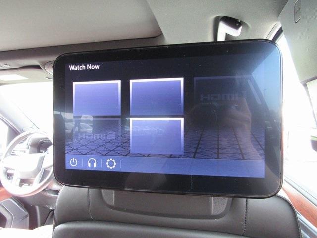 Photo of 2023 White Frost Tri-Coat GMC Yukon XL