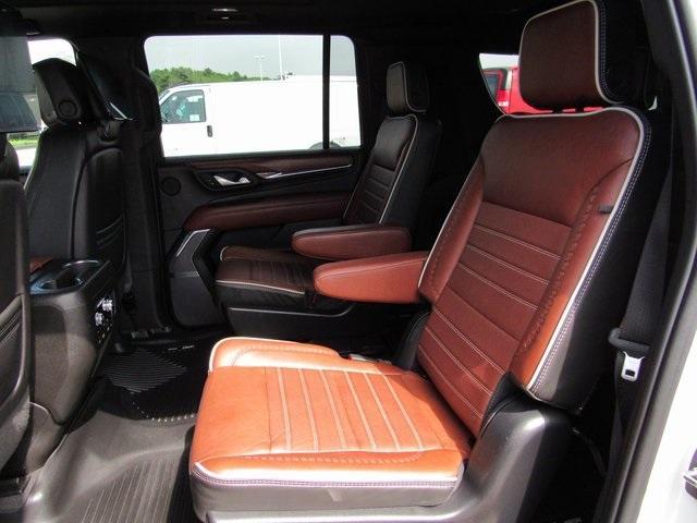 Photo of 2023 White Frost Tri-Coat GMC Yukon XL