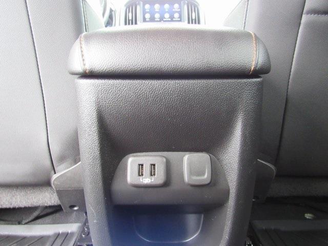Photo of 2022 White GMC Canyon