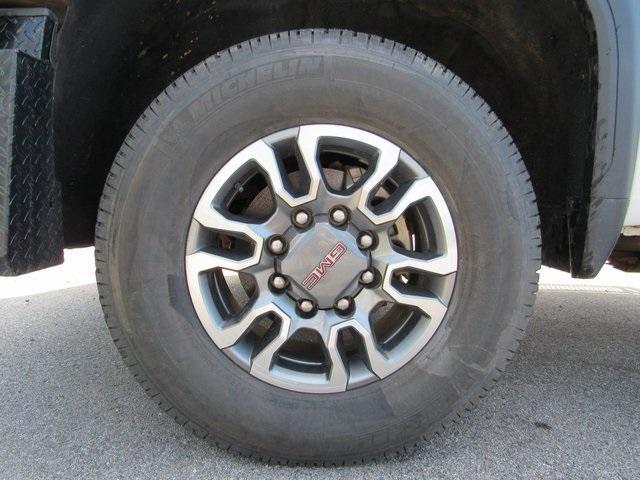 Photo of 2024 Summit White GMC Sierra 3500