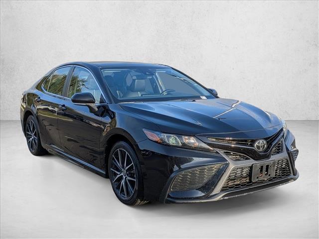 Photo of 2022 Midnight Black Metallic Toyota Camry