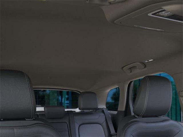 Photo of 2025 Crystal White Lincoln Corsair