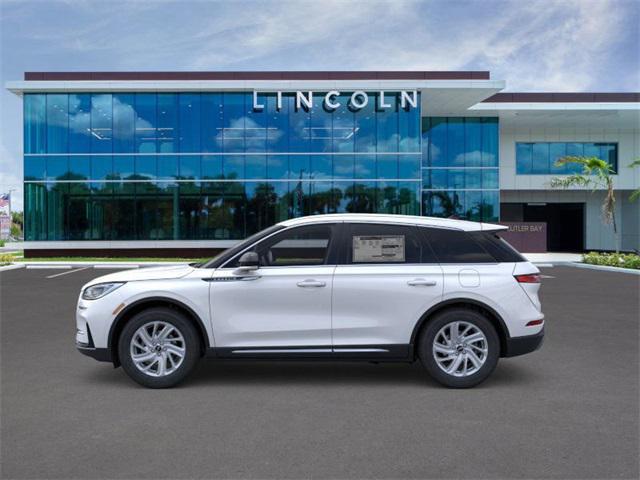 Photo of 2025 Crystal White Lincoln Corsair