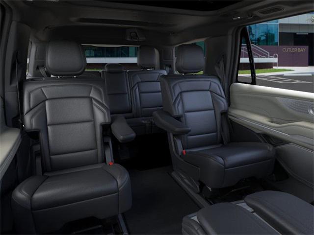 Photo of 2025 Black Metallic Lincoln Navigator