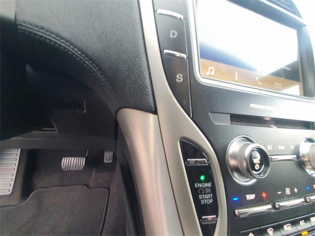 Photo of 2019 White Platinum Lincoln Nautilus
