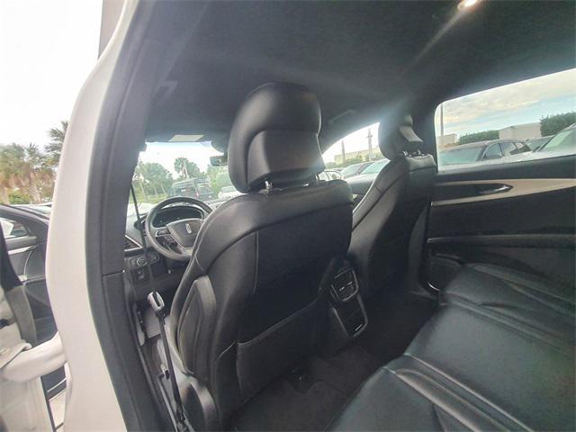 Photo of 2019 White Platinum Lincoln Nautilus
