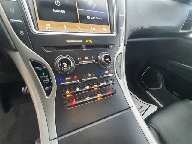 Photo of 2019 White Platinum Lincoln Nautilus