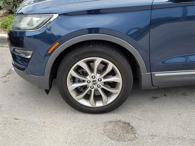 Photo of 2017 Sapphire Blue Metallic Lincoln MKC