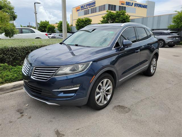 Photo of 2017 Sapphire Blue Metallic Lincoln MKC