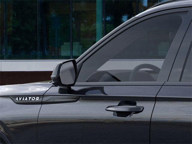Photo of 2025 Infinite Black Metallic Clearcoat Lincoln Aviator