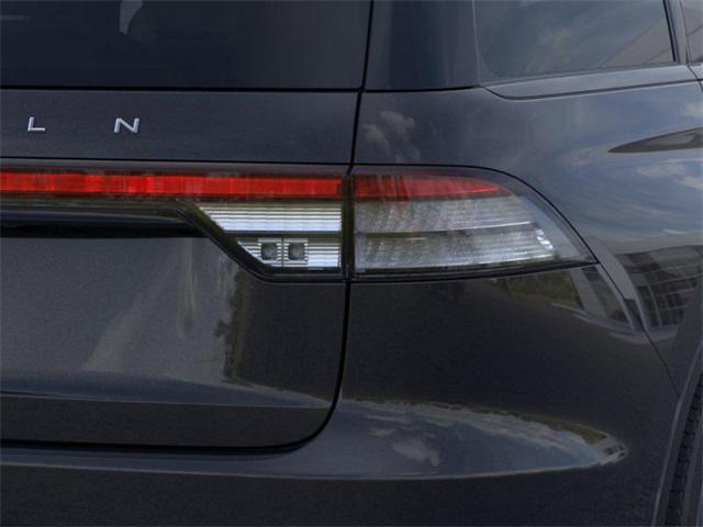 Photo of 2025 Infinite Black Metallic Clearcoat Lincoln Aviator