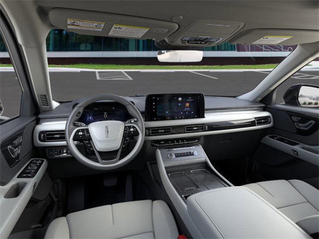 Photo of 2025 Infinite Black Metallic Clearcoat Lincoln Aviator