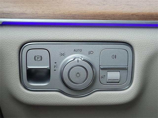Photo of 2022 Gold Mercedes-Benz GLE 350
