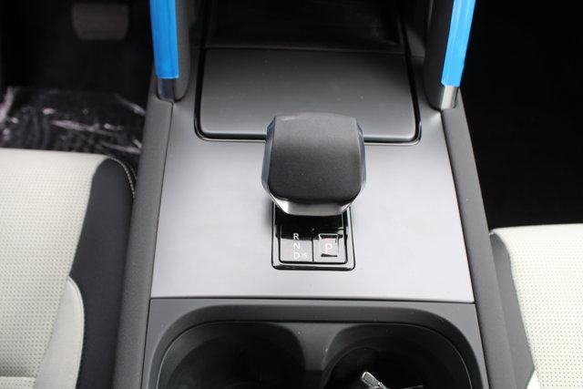 Photo of 2025 Fuji White Land Rover Discovery Sport