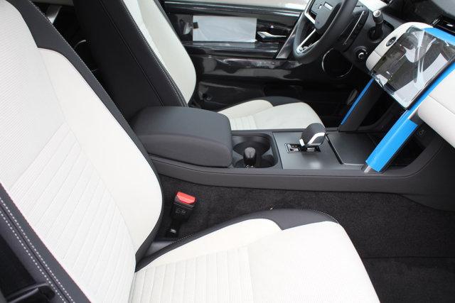 Photo of 2025 Fuji White Land Rover Discovery Sport