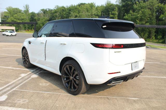 Photo of 2025 Fuji White Land Rover Range Rover Sport