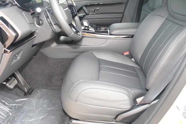 Photo of 2025 Fuji White Land Rover Range Rover Sport