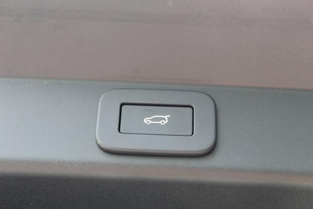 Photo of 2025 Ligurian Black Gloss Land Rover Range Rover Sport