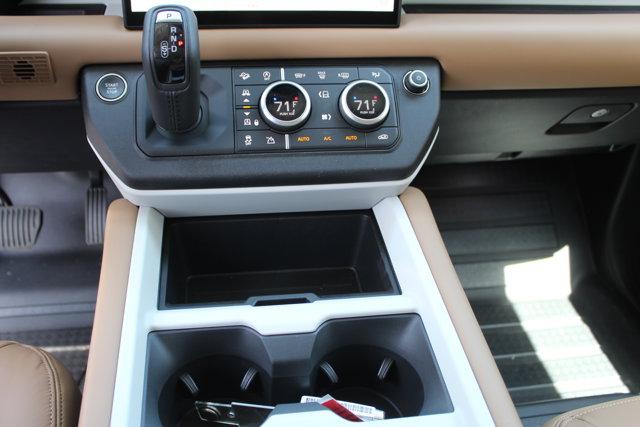Photo of 2025 Fuji White Land Rover Defender