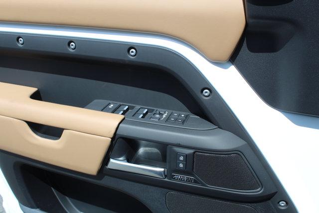 Photo of 2025 Fuji White Land Rover Defender