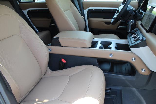 Photo of 2025 Fuji White Land Rover Defender