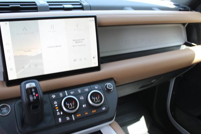 Photo of 2025 Fuji White Land Rover Defender
