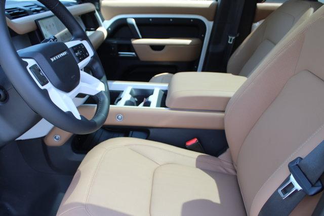 Photo of 2025 Fuji White Land Rover Defender