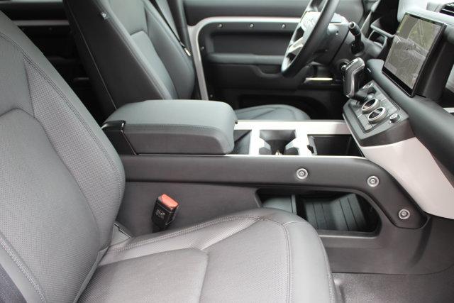 Photo of 2025 Fuji White Land Rover Defender