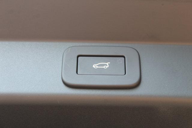 Photo of 2025 Carpathian Grey Premium Metallic Land Rover Range Rover Sport