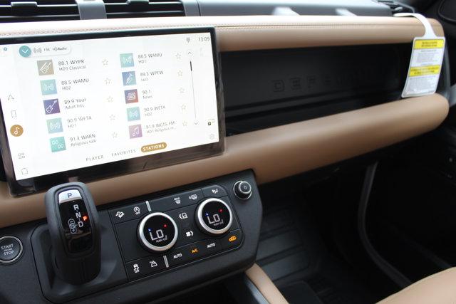 Photo of 2025 Fuji White Land Rover Defender