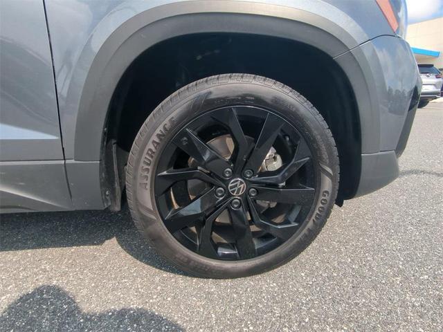 Photo of 2023 Gray Volkswagen Taos
