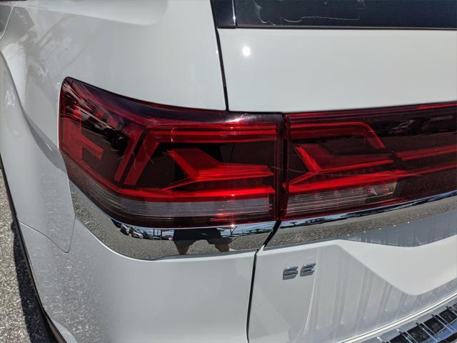 Photo of 2025 Pure White Volkswagen Atlas